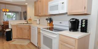 OFF-SEASON 2026 : 2 Bedroom 2 Bath Furnished Rental in Vanderbilt Lakes Gallery 3