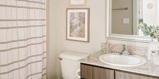 Yugo Charlotte College Downs - Student Housing Gallery 14