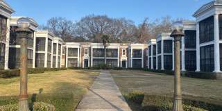 Colonial Court Gallery 1