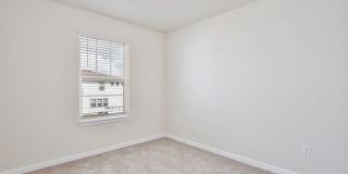 Stunning 4/3 Modern Townhome with a Private Courtyard and a 2 Car Garage in the Desirable Community Pinewood Reserve - Orlando! Gallery 15