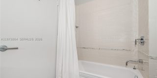 6101 Aqua Ave Gallery 14