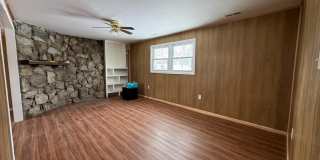 1319 HEIGHTS Place Gallery 12