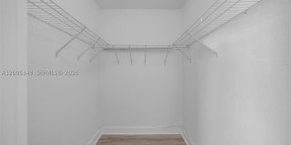 7501 E Treasure Dr Gallery 24
