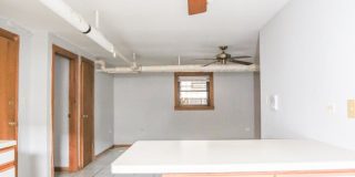 1352 West Foster Gallery 5