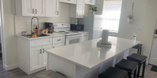 Charming 2BR House in Denver Gallery 8