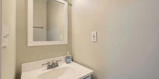 Charming Baltimore Rowhome with Exposed Brick & Private Patio Gallery 18