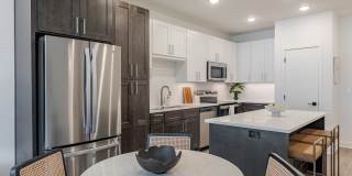 The Hudson Gallery 27