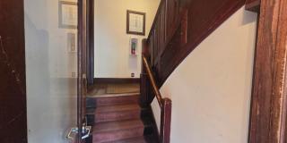 2 Bedroom, 1 Bathroom in Historical Woodland Avenue building! Gallery 37