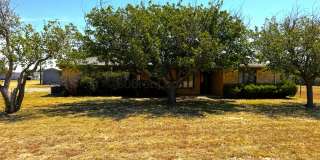 Charming 2/1.5/1 on 1.7ac Gallery 1