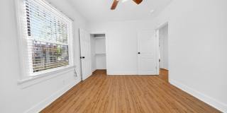 5225 De Longpre Ave. Gallery 30