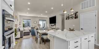 MODERN LUXURY NEAR TRUCKEE RIVER | FULLY FURNISHED + UTILITIES INCLUDED MODERN LUXURY NEAR TRUCKEE RIVER | FULLY FURNISHED + UTILITIES INCLUDED Gallery 1