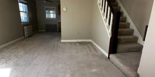 Spacious 2 Bedroom Home with Sunroom and Plenty of Storage! Gallery 3