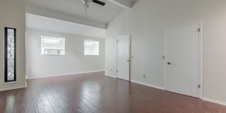 3216 OAK Street Gallery 26