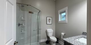 406 E 6th St - 4 Bed/4 Bath - Fully Furnished - Located Right By Kirkwood! Gallery 4