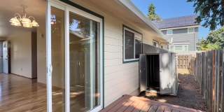Spacious 3 Bedroom 1 Bath Ranch House  in Milwaukie! Washer and Dryer Included! Gallery 20