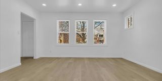 2725 Leslie Street Gallery 3