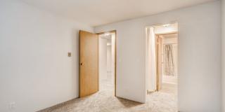 2 Bedroom Corner Unit, excellent location!! 2 Bedroom Corner Unit, excellent location!! Gallery 10