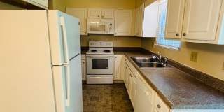 2 Bedroom, 1.5 Townhouse Gallery 9