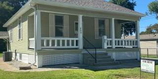 Beautiful 2 Bed 1 Bath Home Gallery 1