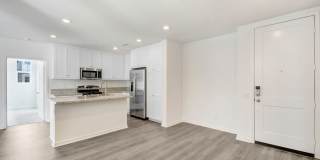 Coming Soon! Modern 2 Bed, 2 Bath Condo in Prime Ontario Location. Gallery 10