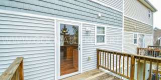 2-Bedroom, 2.5-Bath Urbandale Townhome with 2-Car Garage & Deck Gallery 10