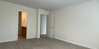 Adorable 3 Bedroom 3 Bath in Preston Green Gallery 15