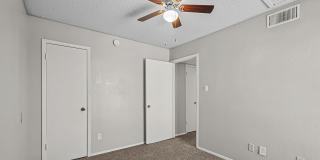 Parkwood Square Estates Gallery 36