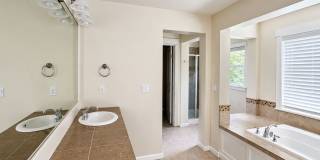 Spacious 5-Bed, 2.5-Bath Single-Family Home in Redmond Gallery 21
