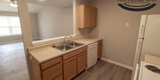 Super cute 3 bedroom duplex Gallery 8