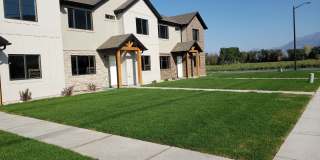 Brand New Springville Townhome Gallery 1