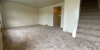 Incredible Two Bedroom Townhouse in Plum! Garage, Yard & More! Call Today! Gallery 4