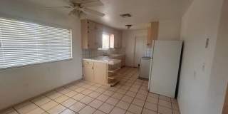Move in Ready in  Hanford 3 bedroom, 1 bath with large yard! Gallery 4