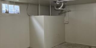 4Bd/1Ba Two Story House - Available to View! Gallery 30