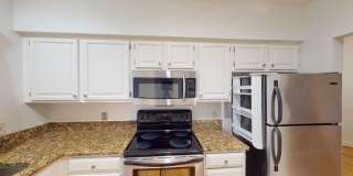 Two Bedroom Condo With Office in Green Hills Gallery 32