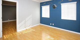 Gorgeous 3 Bedroom | 2 Bath Gallery 15