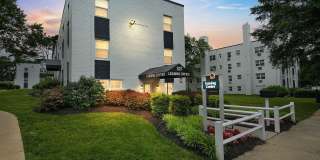 Laurel Court Apartments Gallery 1