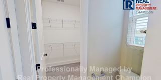Bright & Open End Unit Townhome Bright & Open End Unit Townhome Gallery 27