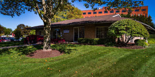 Laurel Village Apartments Gallery 11