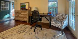 2745 DOWNING Street Gallery 10