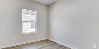 Beautiful Three Bedroom, Two Bathroom Gallery 23