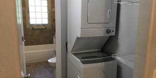 Completely remodeled 1 bedroom, 1 bath duplex! Gallery 10