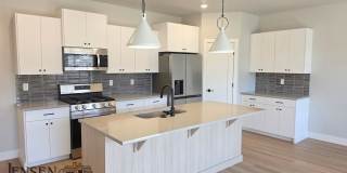 Brand New Modern Three Bedroom Gallery 8