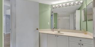 600 N Crestwood Ct N Gallery 20