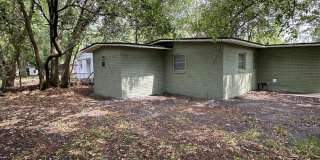 **4/2 BR Single Family home : Available Now Gallery 9