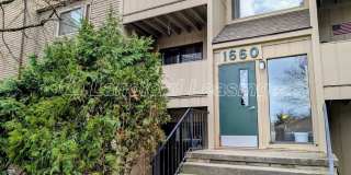 Updated 2-Bedroom Condo Steps from Crocker Park – Pool  Clubhouse Gallery 1