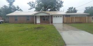 Charming 3-Bedroom Home With Florida Room Gallery 1