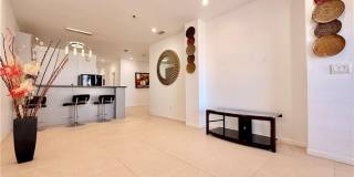 813 Travis Street Gallery 13