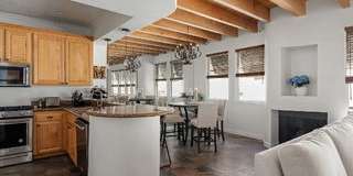 4360 Ventura Canyon Avenue Gallery 2