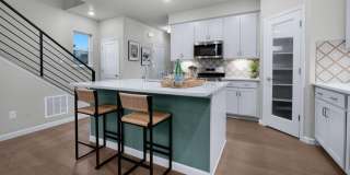 Furnished 3 Bed/Office Luxury Model Home on Westside Gallery 6
