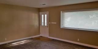 3 Bedroom with Fenced Yard in Laguna Lake Gallery 3